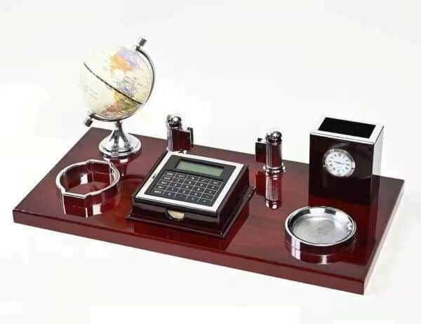 מעמד שולחני יוקרתי 7023 למשרד ליקיריכם מנהטן