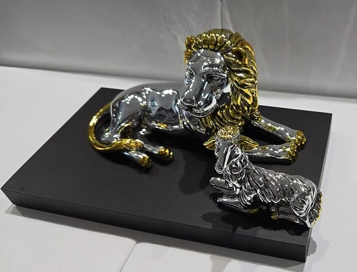 מעמד שולחני לנוי אריה וכבש 1029