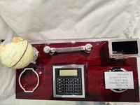 מעמד שולחני יוקרתי 7023 למשרד ליקיריכם מנהטן