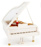 מעמד קופסה תכשיטים 49915 בלרינה על פסנתר