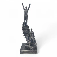 פסל המנצח MN3282