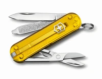 ויקטורינוקס קלאסי קטן VICTORINOX צהוב שקוף 0.6223.T81G