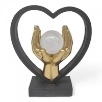 פסל העולם בכף ידי 3283