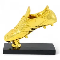 פסל נעל כדורגל מוזהבת 1358