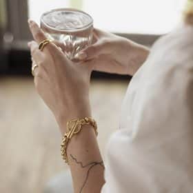 mid-mnval-758329_1800x1800